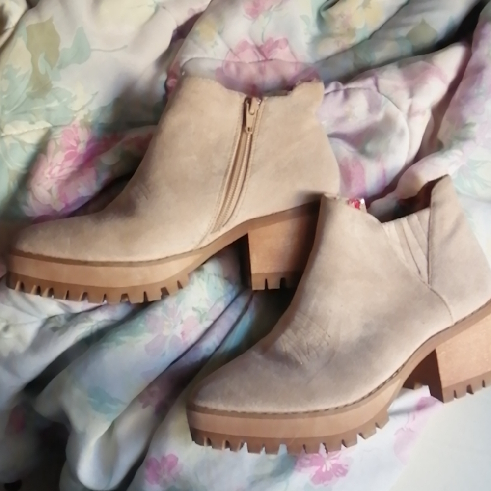 YRU Wolf ankle boots
